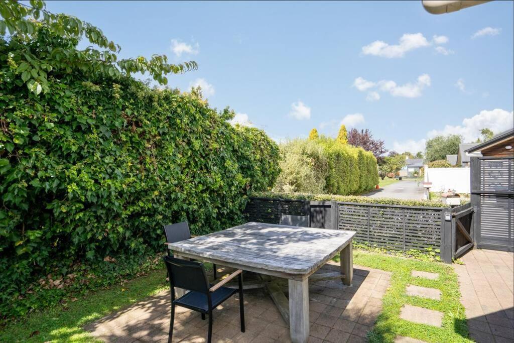 Sunny, Quiet, 2-Bedroom Unit In Fabulous Location! Cambridge Buitenkant foto